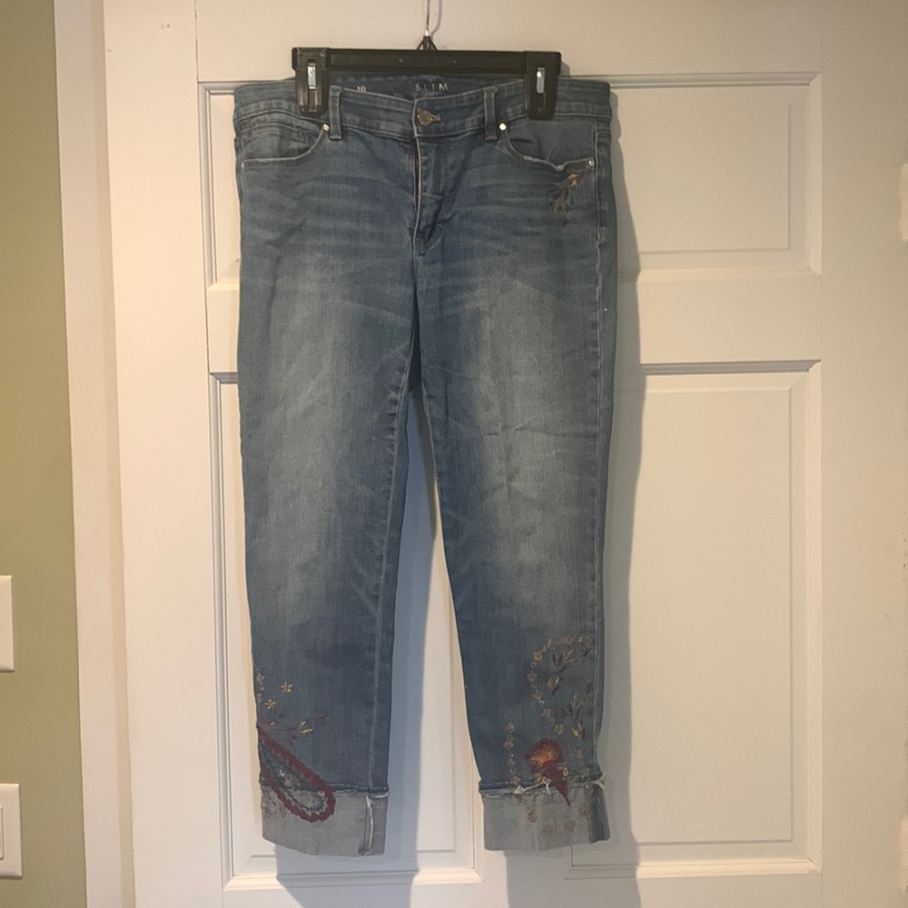 White House Black Market Light Blue Embroidered Crop Jeans
